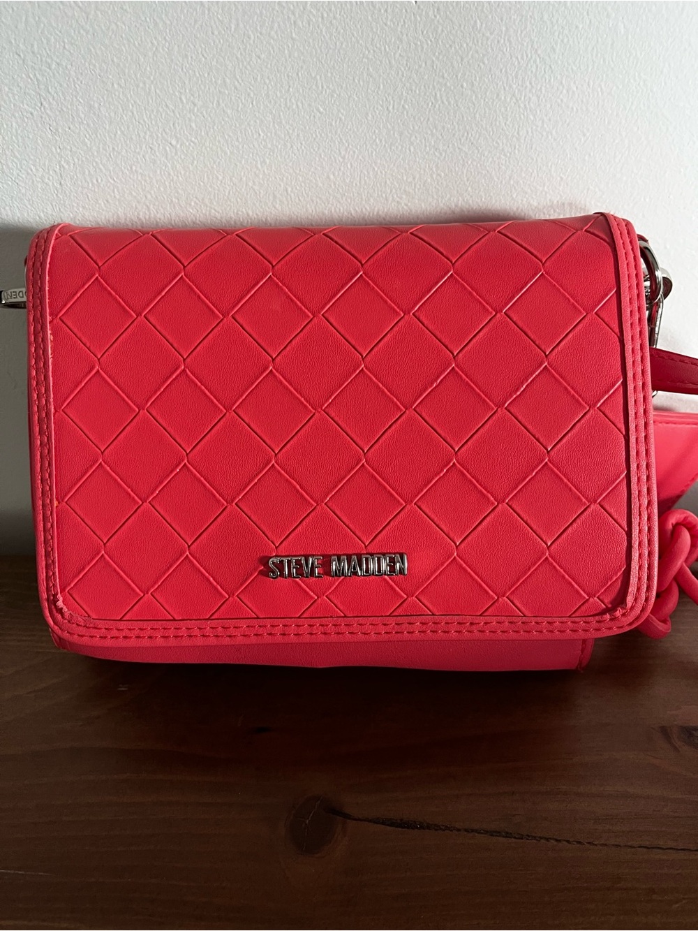 Steve Madden Quilted Pink Crossbody with Adjustable Strap - Picture 2 of 7
